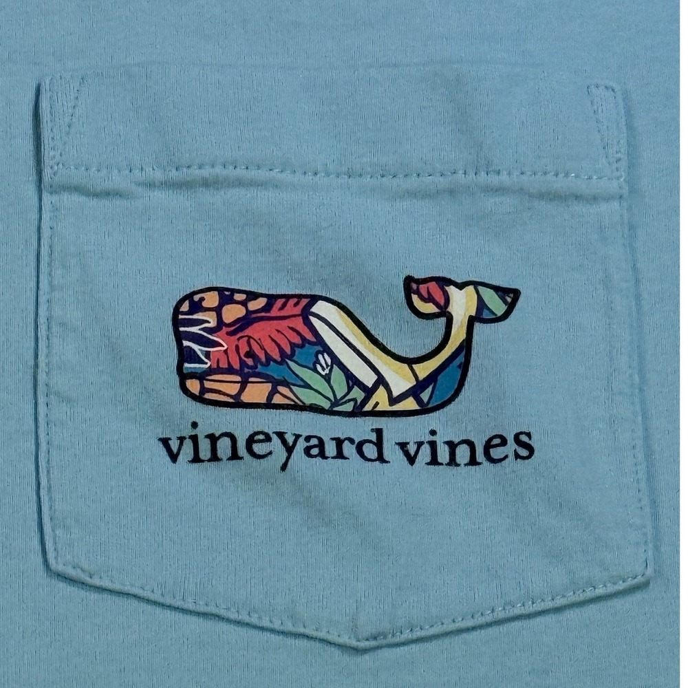 Vineyard Vines Mens T-Shirt Tropical Pineapple Whale Pocket Medium Blue Cotton - Picture 3 of 11